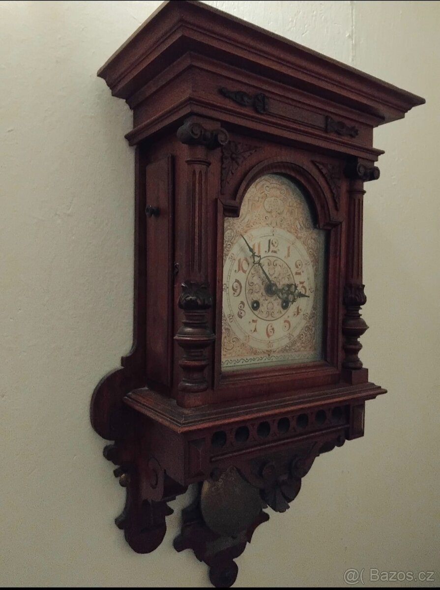 Neorenesanční hodiny