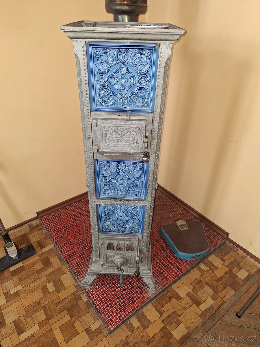 starožitná kachlová kamna