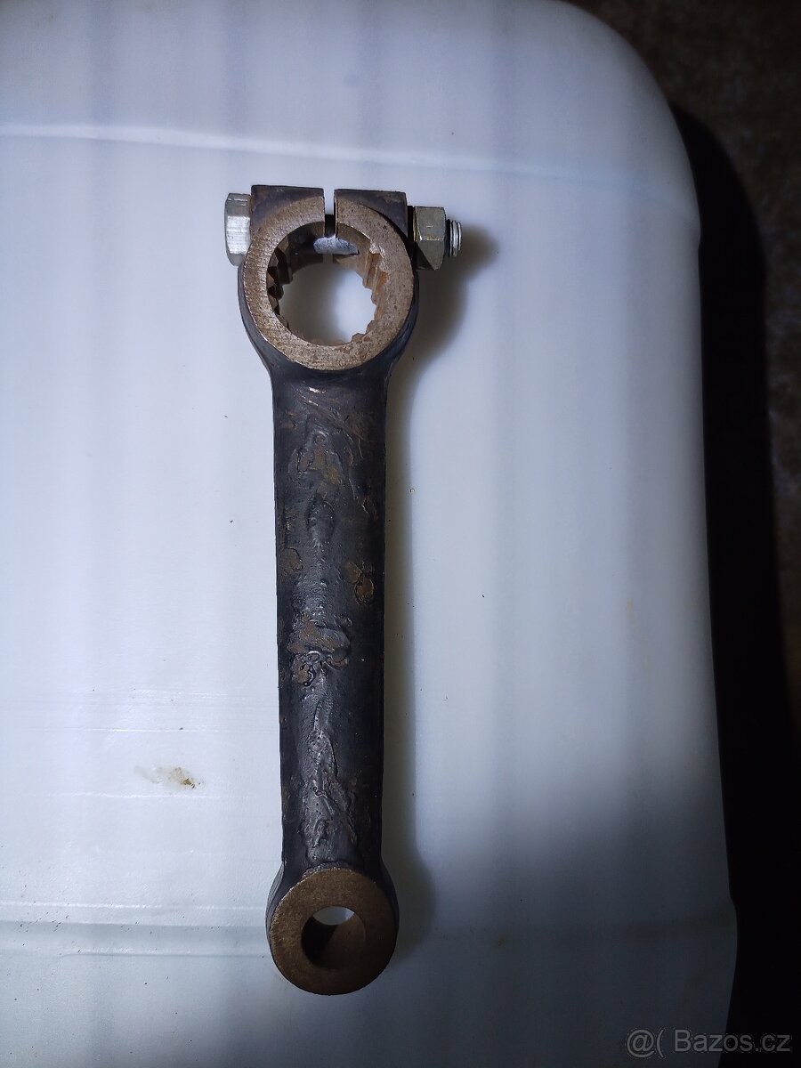 Škoda 1203 páka převodky řízení.