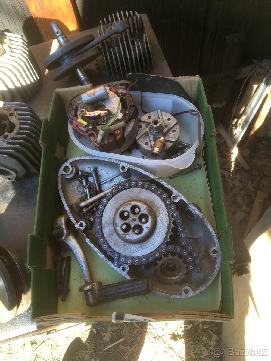 Motor jawa 555