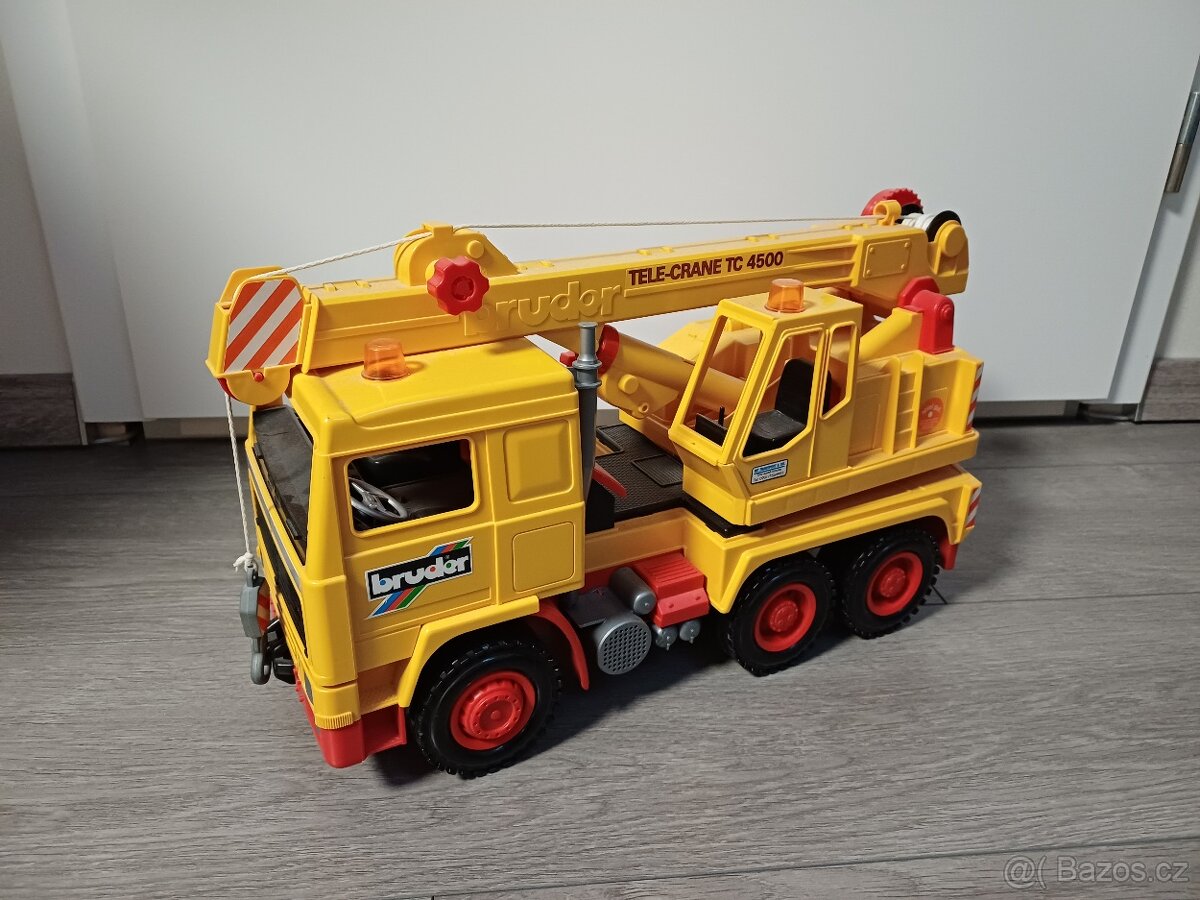 Bruder Retro jeřáb Volvo F16