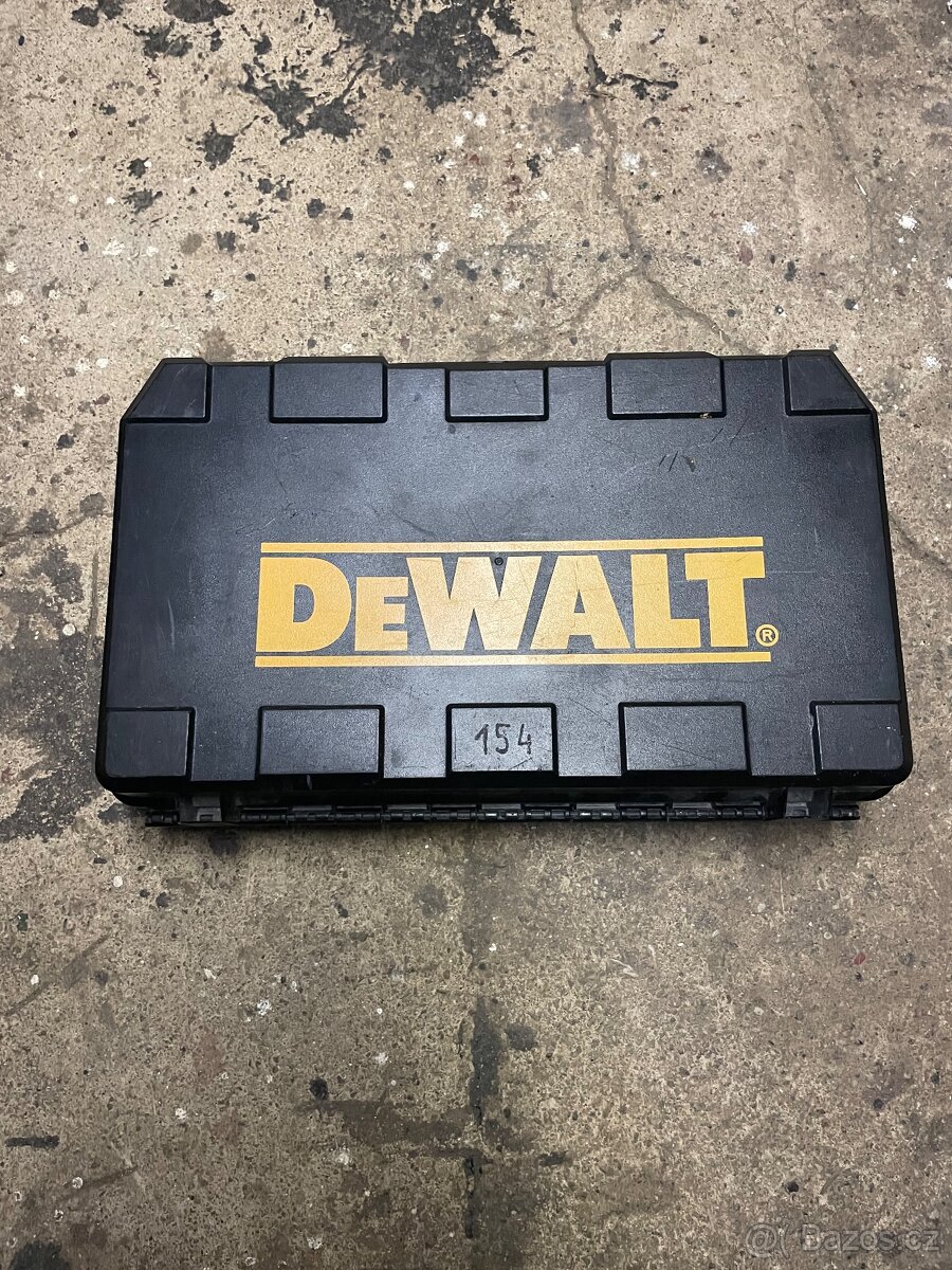 Kufr Dewalt