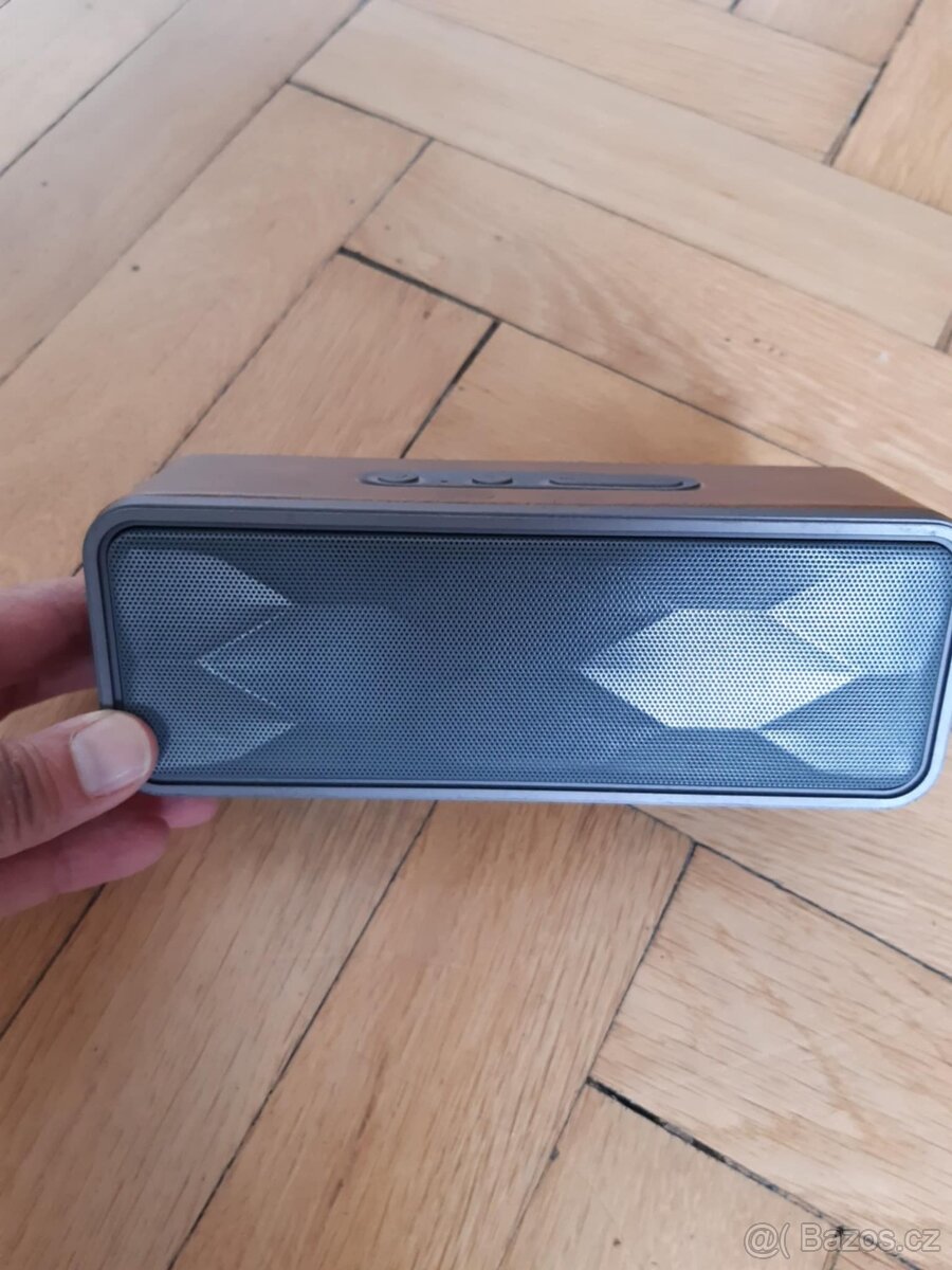 Reproduktor retro