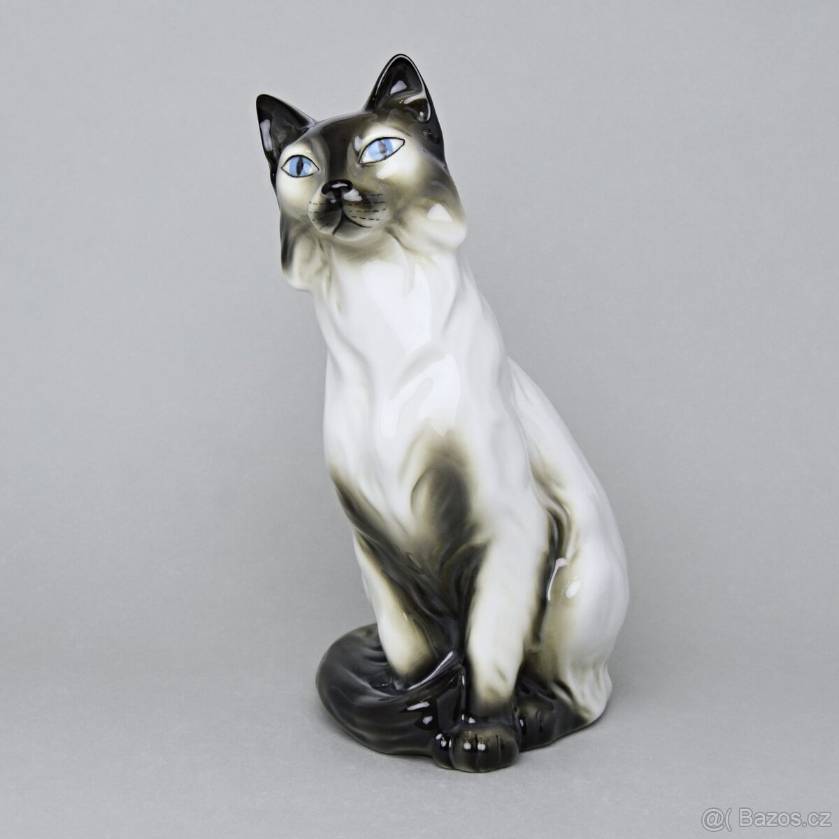 Porcelánová kočka