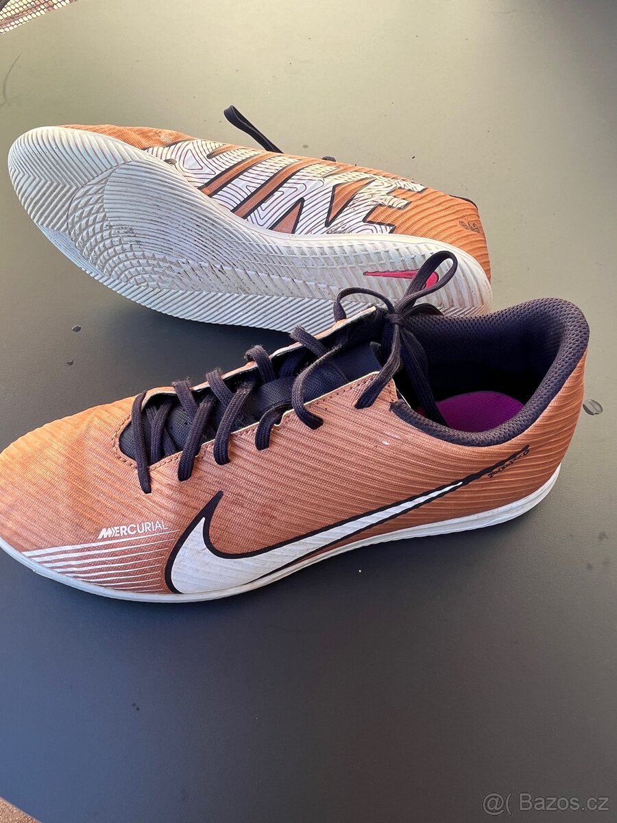 Prodám sálovky Nike