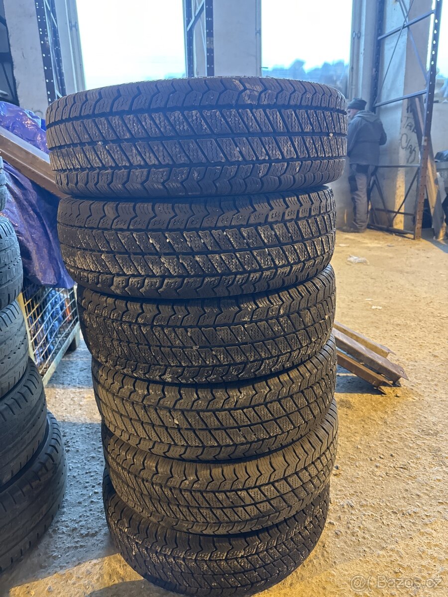 zimní pneu Barum 195/70 15 C vzorek 7-8 mm