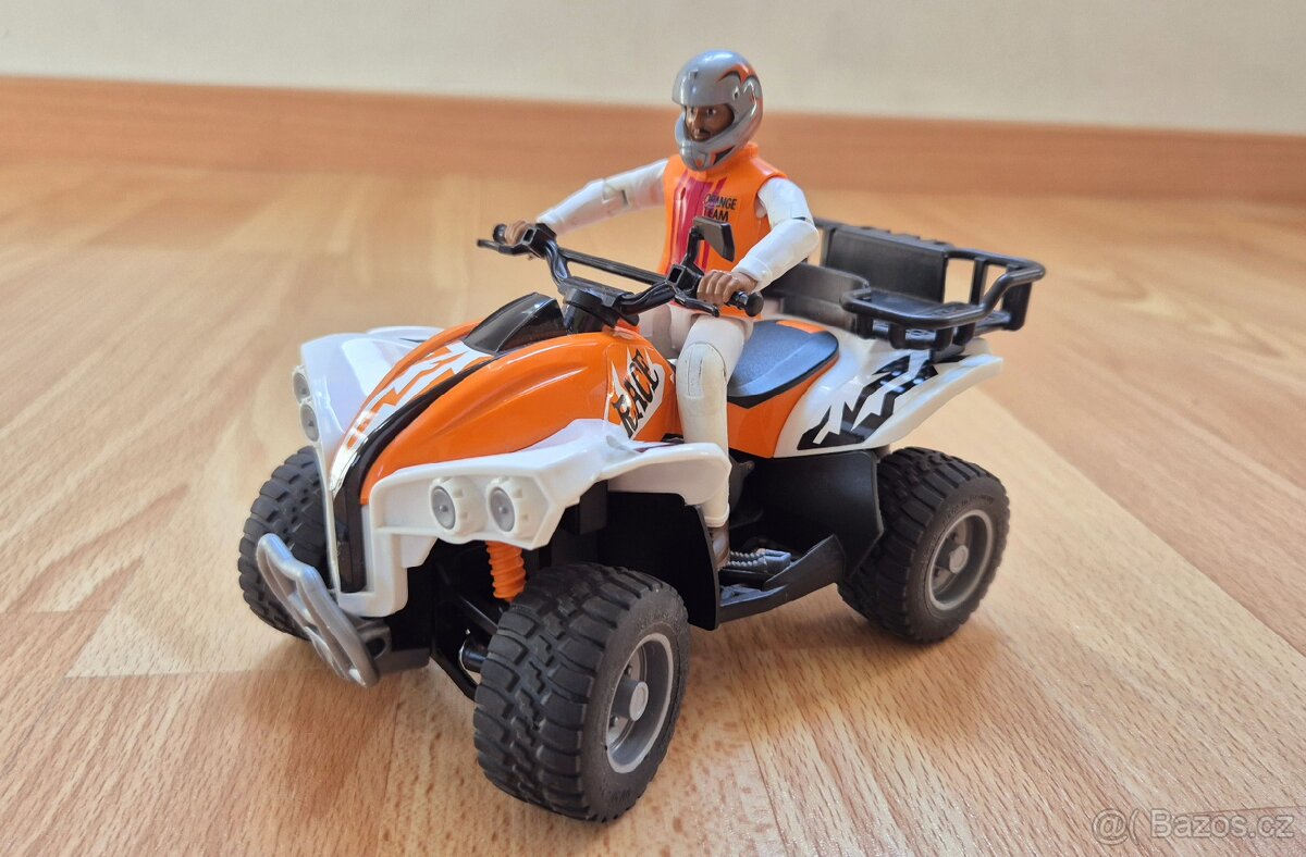 BRUDER - Oranžová čtyřkolka s řidičem
