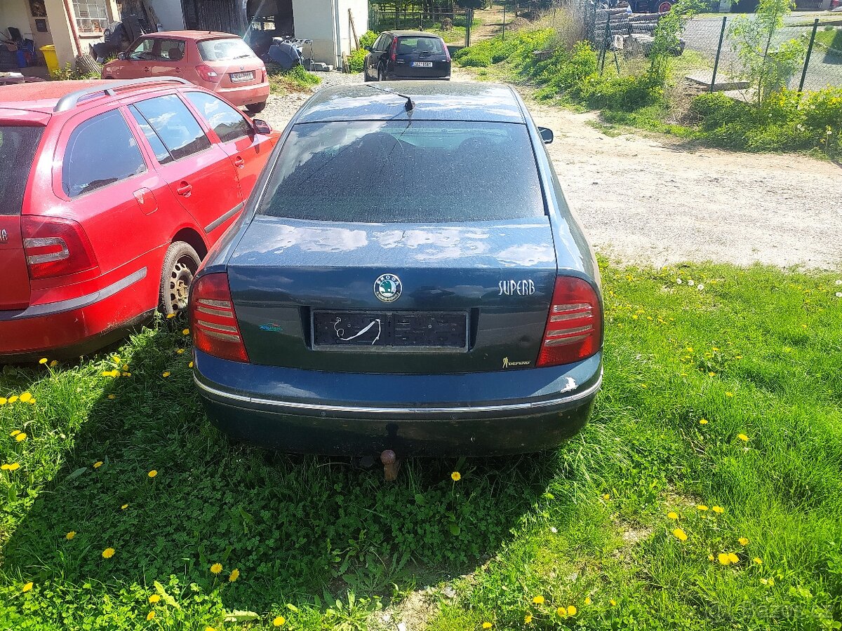 škoda superb 2.5td