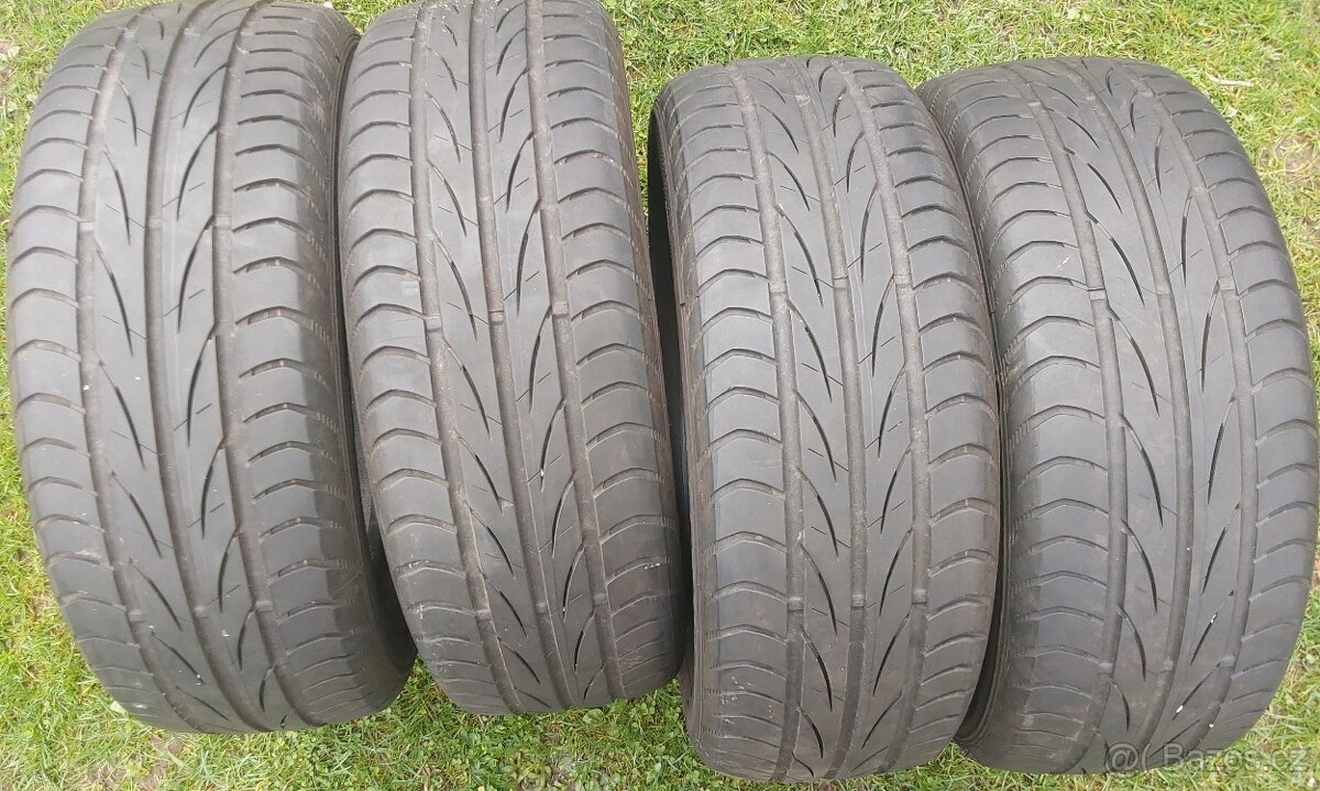 R15, 205/60 R15 H XL, Semperit Speed Life, letní 5mm