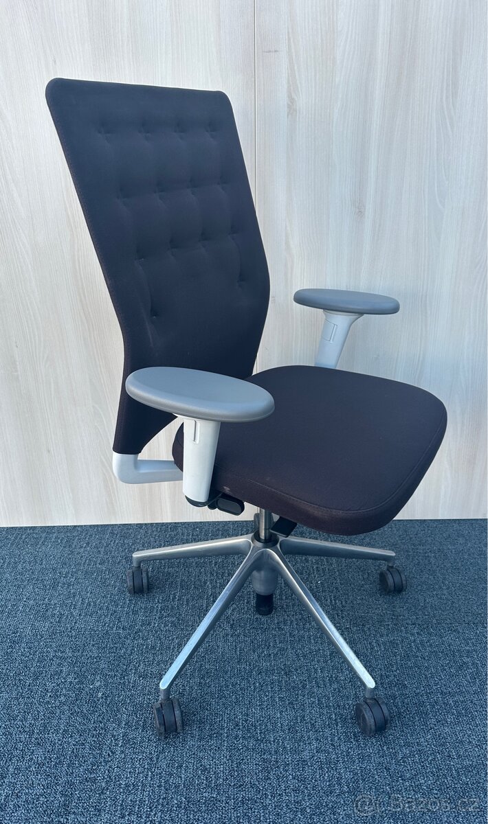 Kancelářská židle Vitra Trim