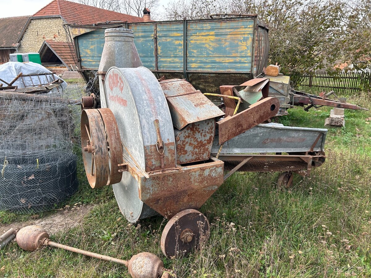 Řezačka na slámu