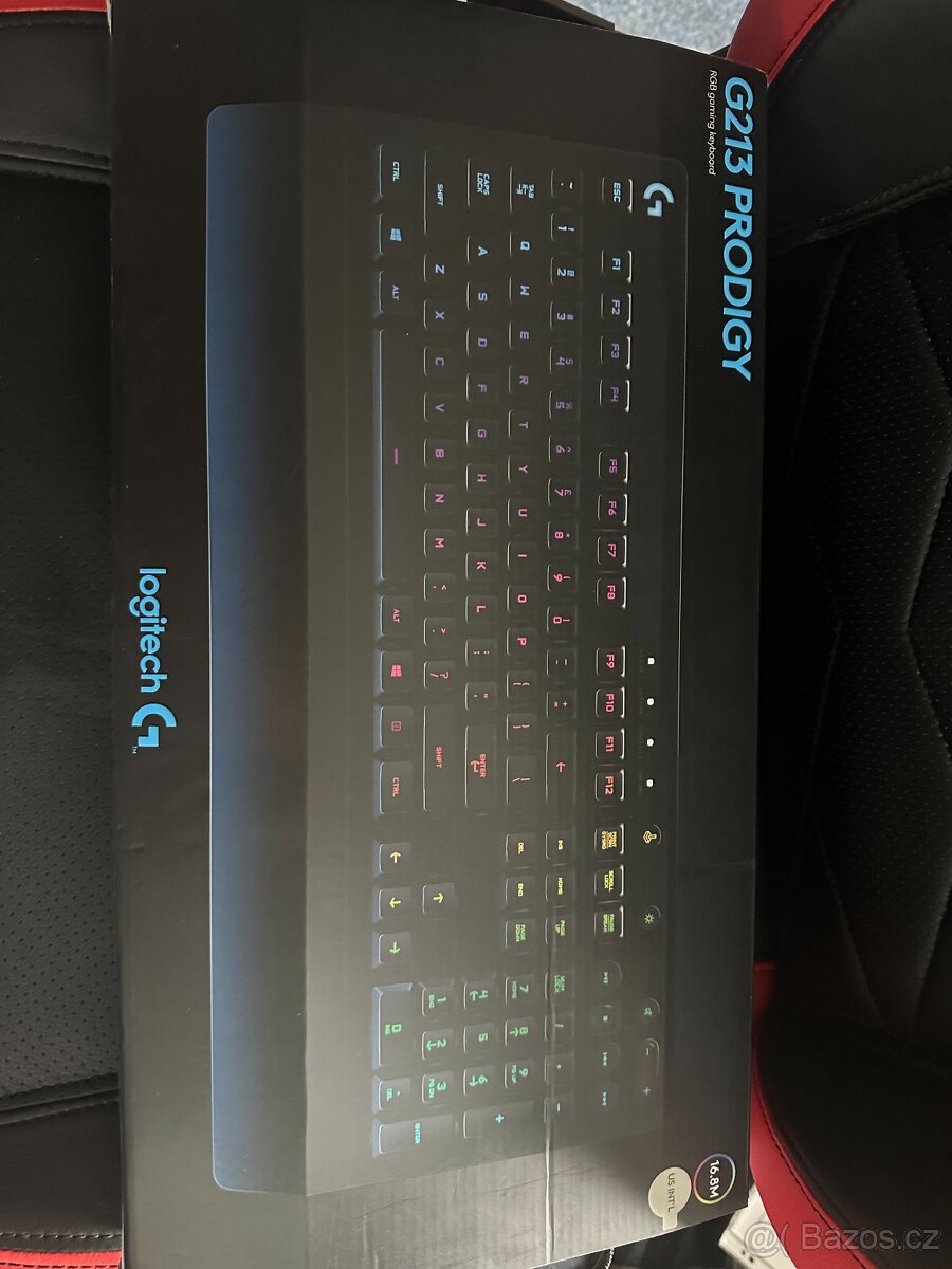 Logitech G213