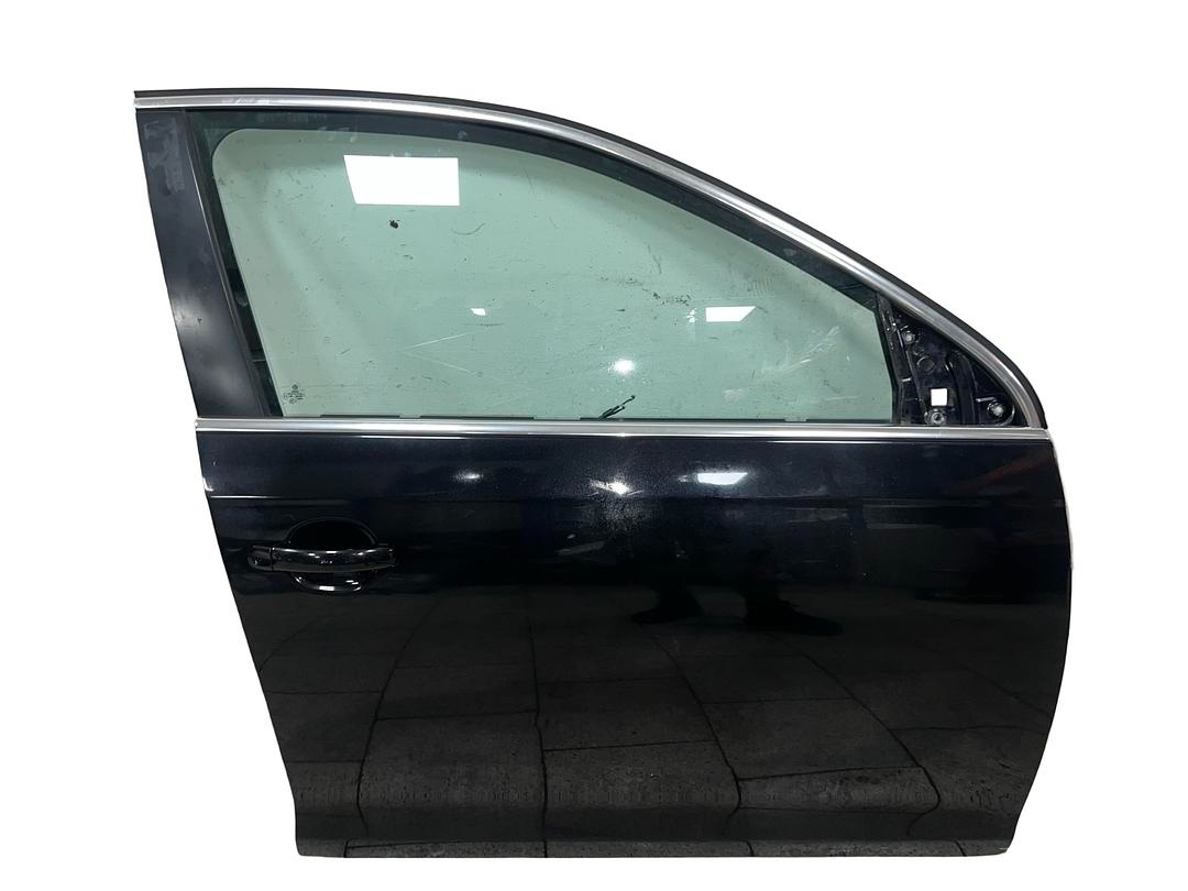 Pravé přední dveře černá LC9X VW Golf 6 kombi r.v. 2010