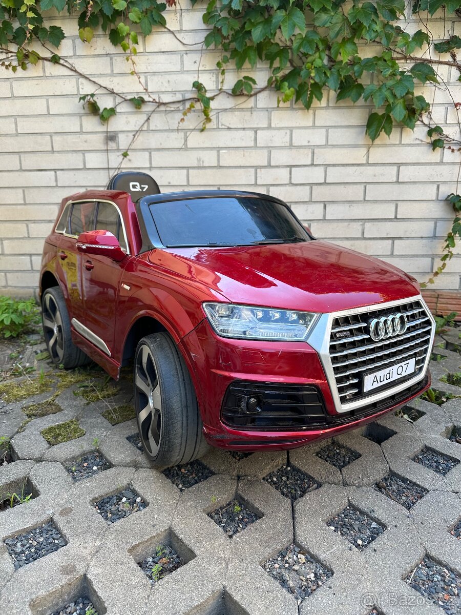 Elektrické autíčko Audi Q7