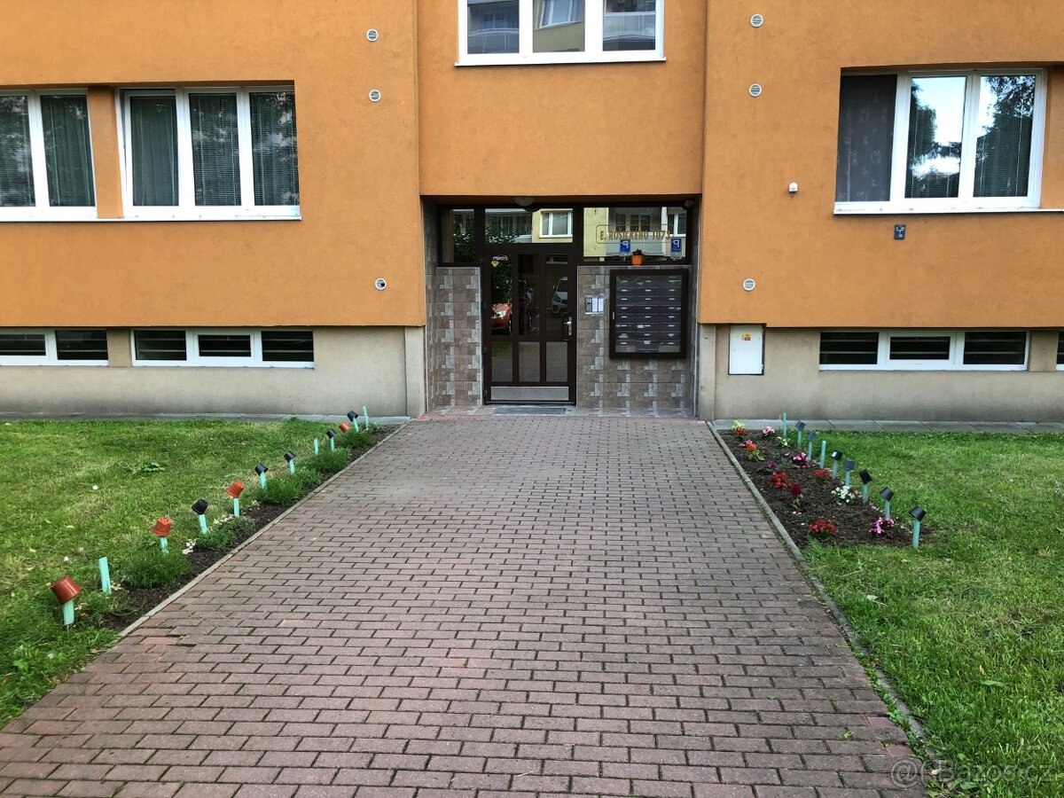 Pronájem 1+1 (36m2) ul. Evžena Rošického, O-Svinov