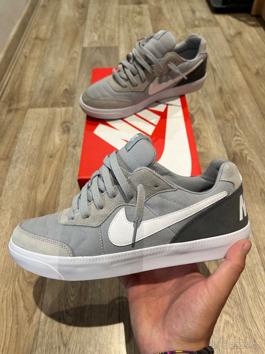 Boty NIKE