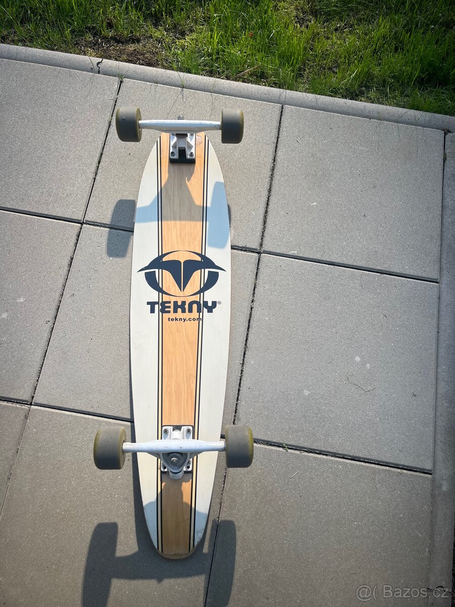 Longboard Tekny – stylový cruiser na léto