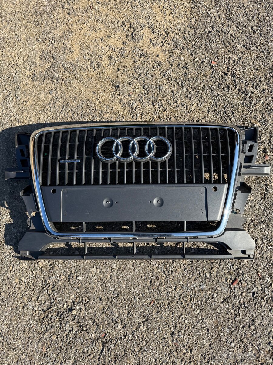 Audi q5 maska