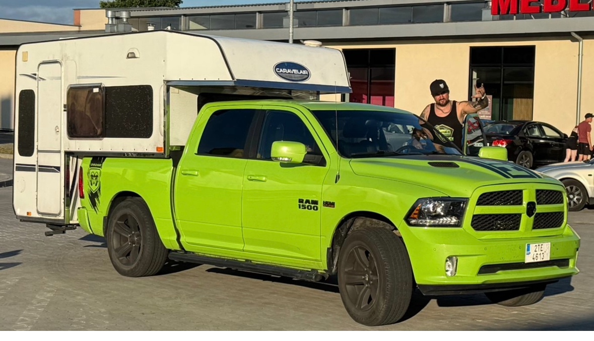 Obytná nastavba na pickup