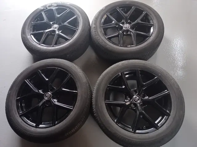 Zánovní letní 18" originál Toyota Rav 4, r.v. 2018
