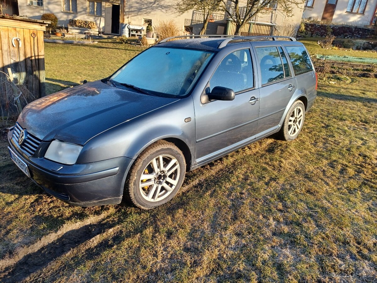 Vw Bora 2.3 v5 110kw Variant,AGZ