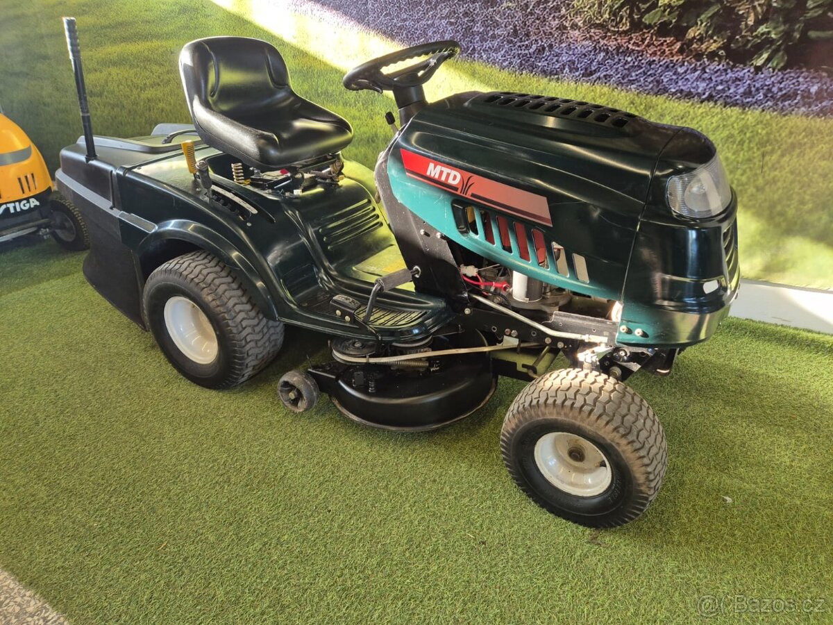 Zahradní traktůrek sekačka MTD 17,5hp