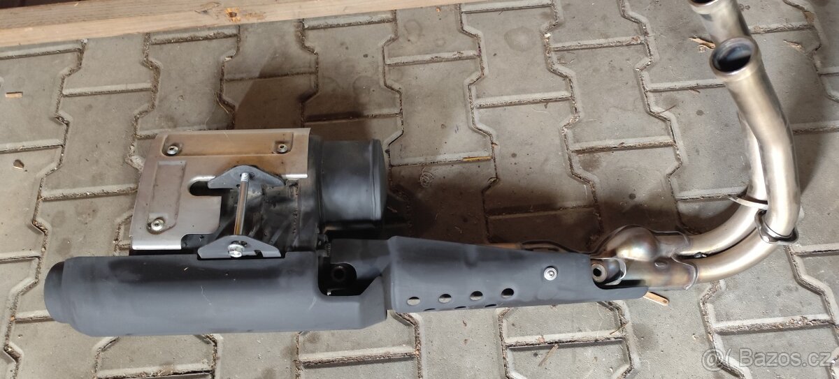 Výfuk Kawasaki vulkán s 650