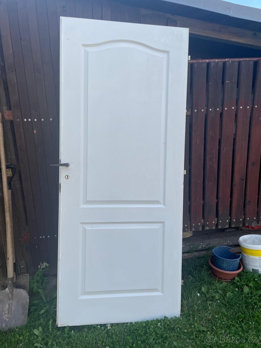 Interiérové dveře včetně zárubní a zámků