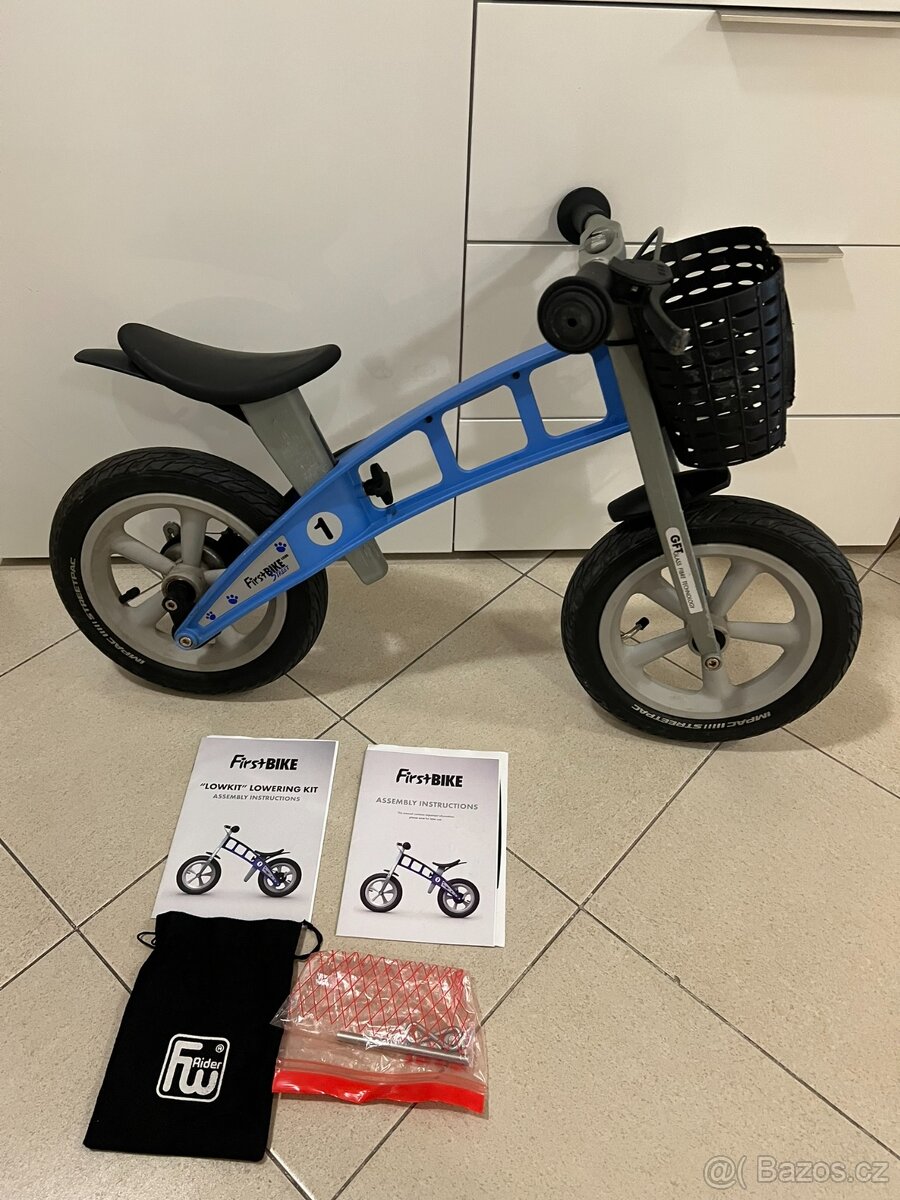 First Bike STREET světle modré s brzdou + lowkit