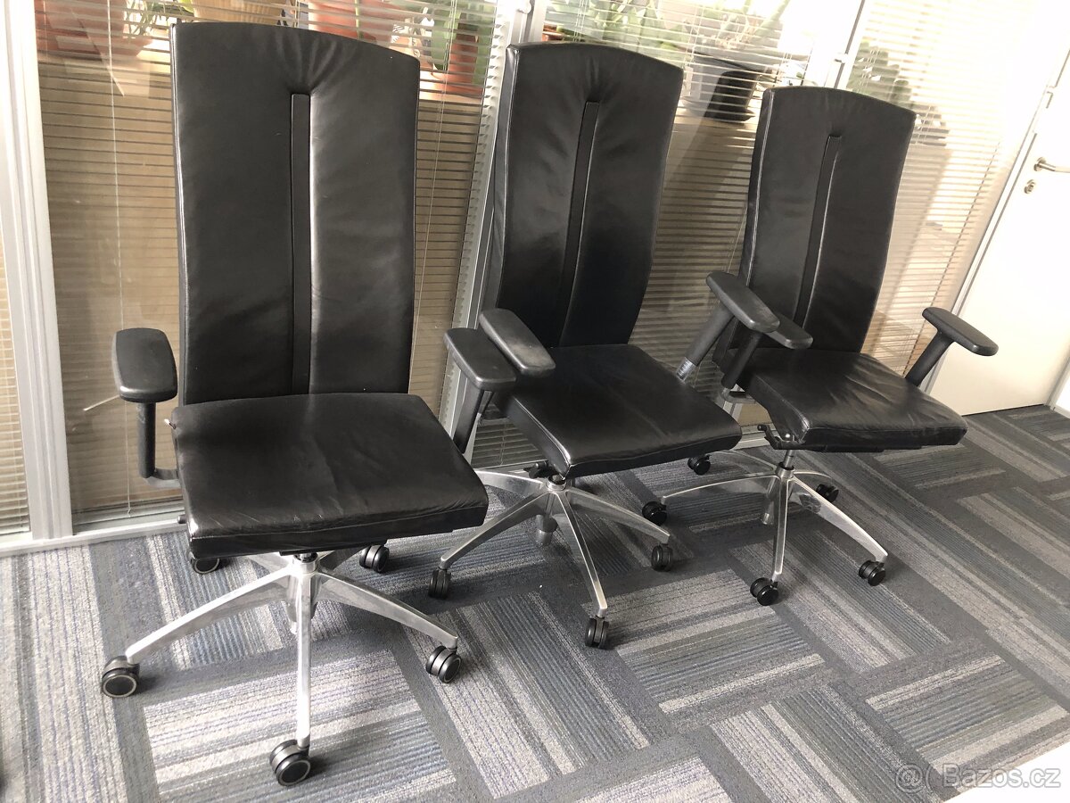 manažerské kožené židle