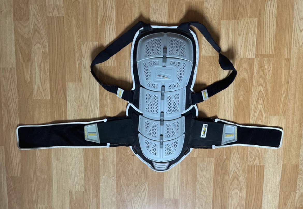 Chránič páteře Scott