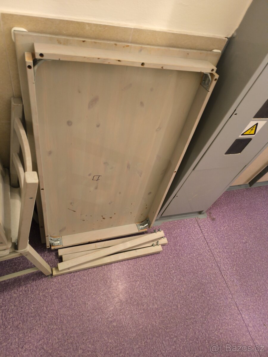 Prodám dřevěný stůl - borovice