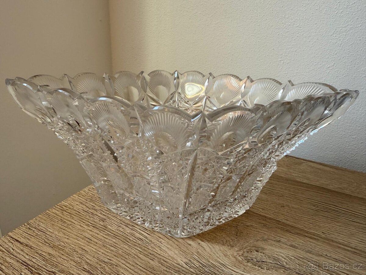 Broušená mísa, kosočtverec