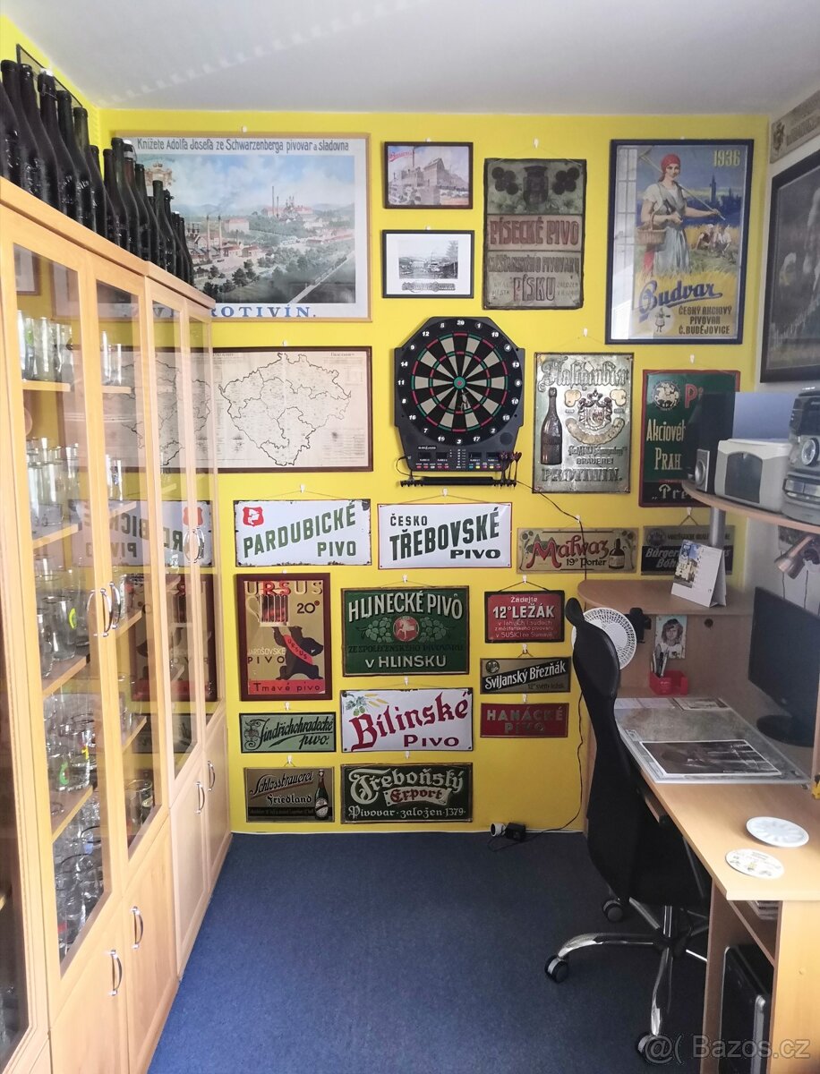 Pivní sklo, půllitry, třetinky, pivovarské cedule.