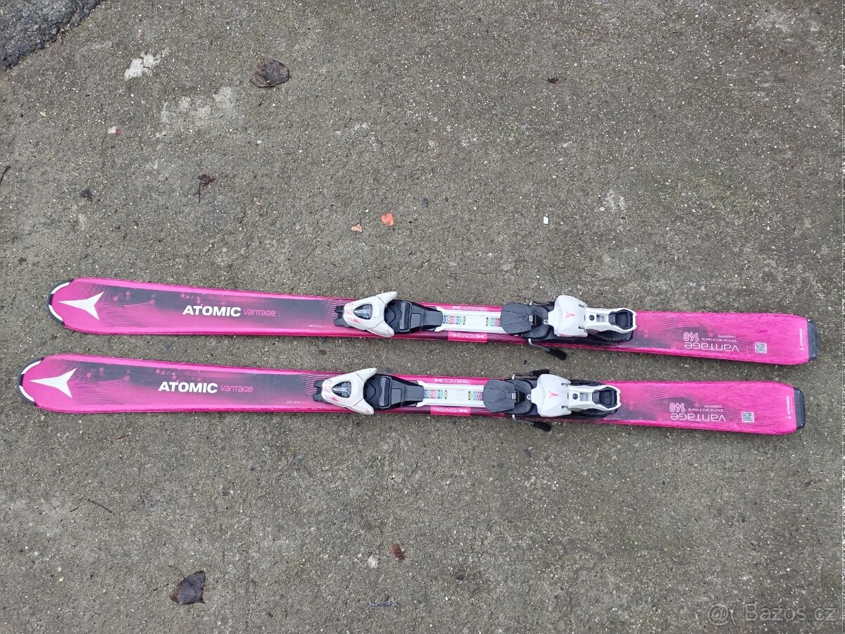 Sjezdové lyže Atomic Vantage 140 cm
