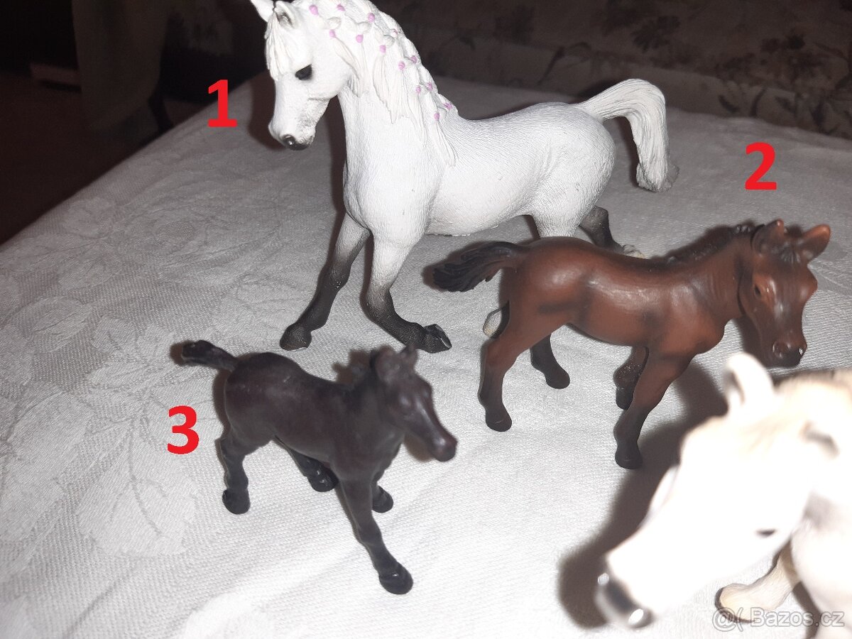 7. Arabští koně zn. Schleich v bezvadném stavu
