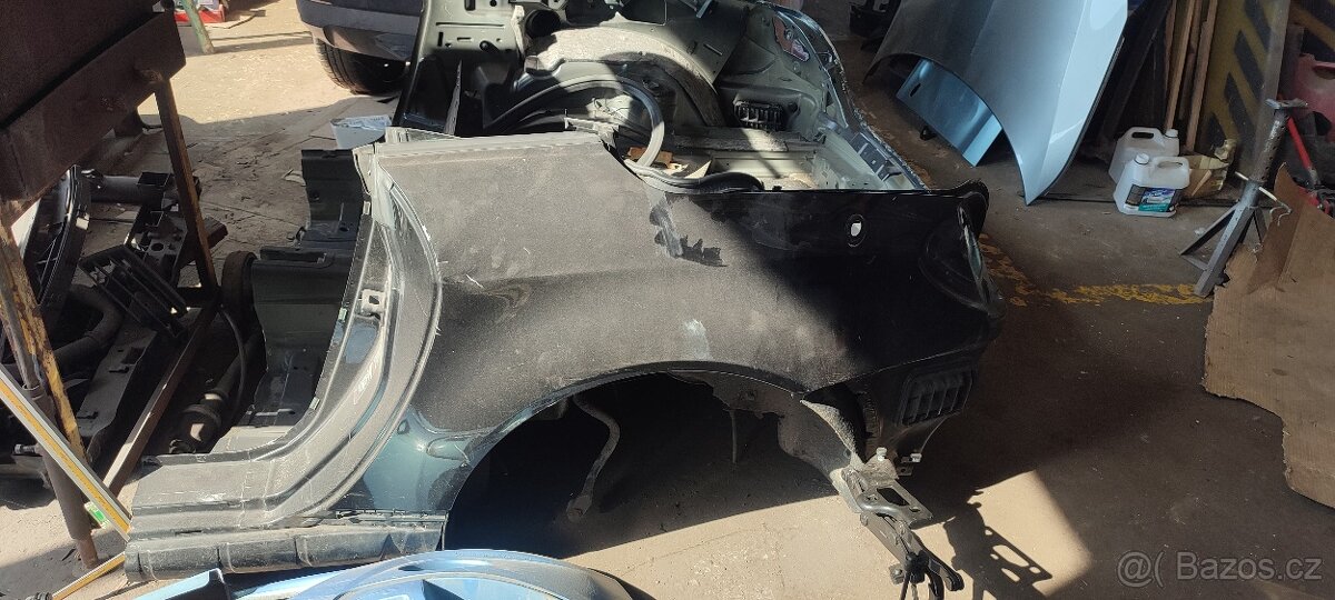 MB slk r171 zadní blatník čtvrtka