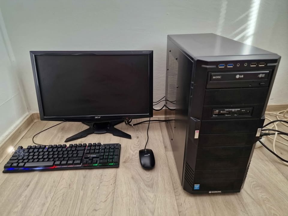 Čtyřjádrový Počítač s lcd Monitorem na filmy internet hry at
