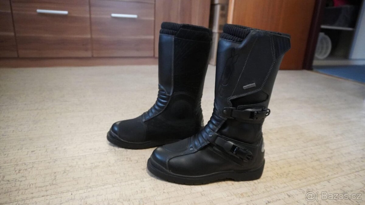Enduro boty s Goretex Membránou, rukavice Clover TS
