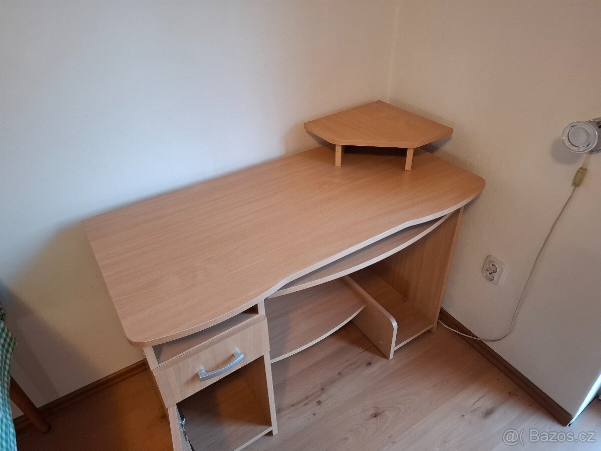 Psací stůl