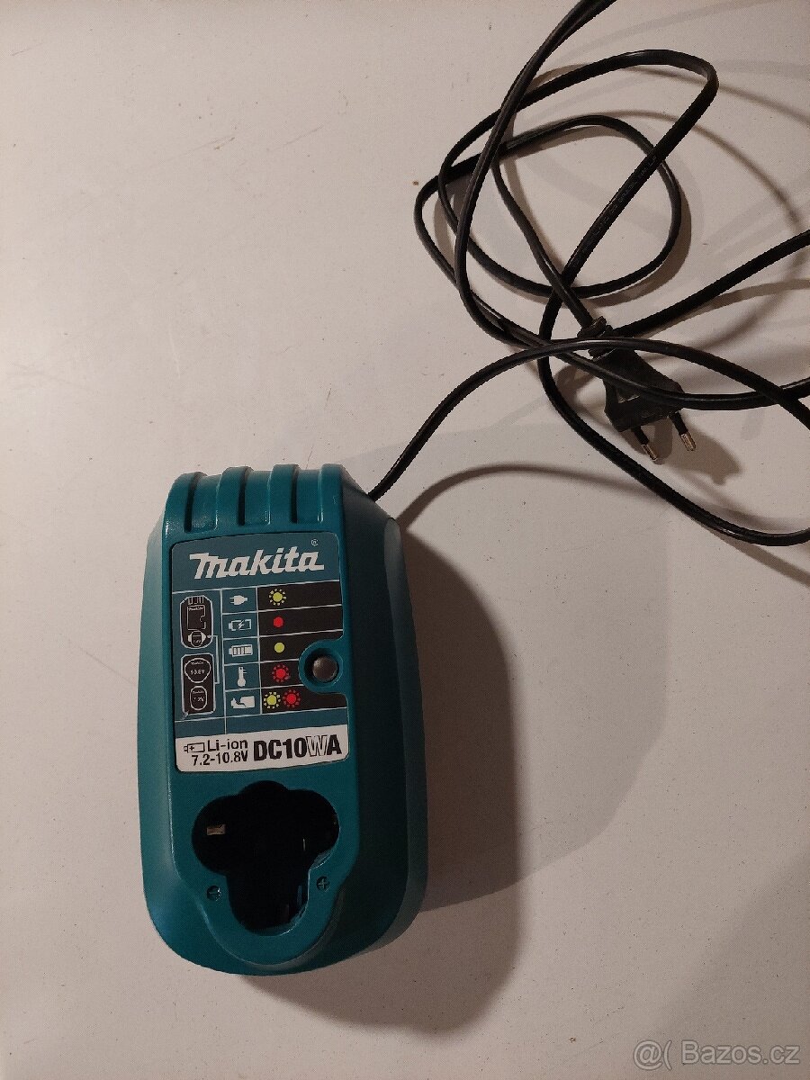 Nabíjecí stanice makita