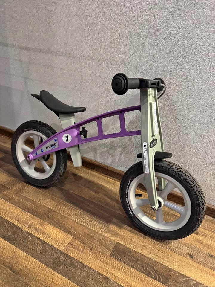 První kolo first bike fialový street