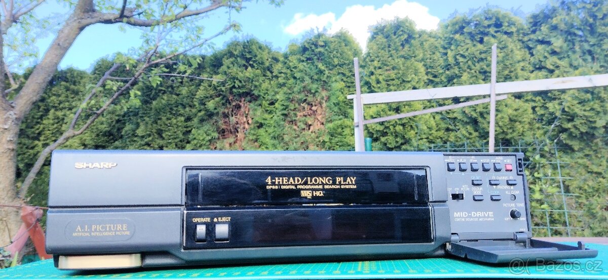 Sharp japonský VCR s AI funkcí, titanovou hlavou + DO