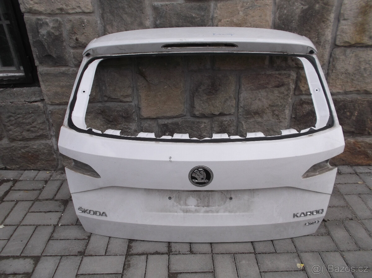 ŠKODA KAROQ 5 I BOČNÍ DVEŘE-SVĚTLA-DRŽÁKY