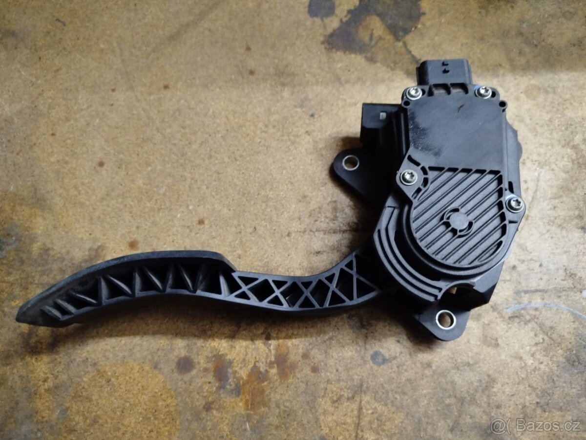 Plynový pedál BOSCH 0280755071 – Nissan (1 8002 JA000)
