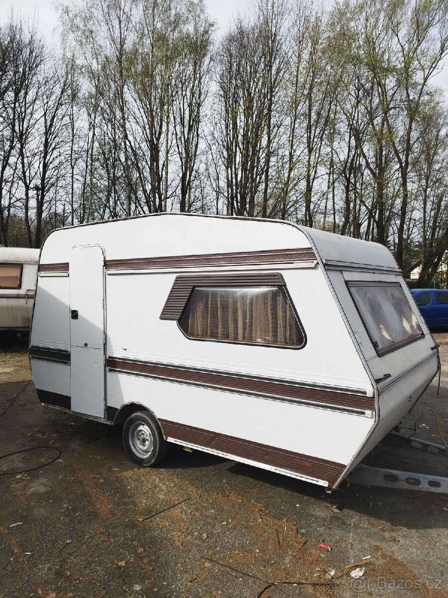 Karavan Hobby 400