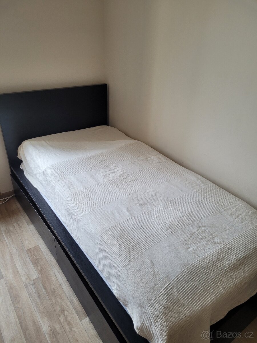 Postel ikea malm