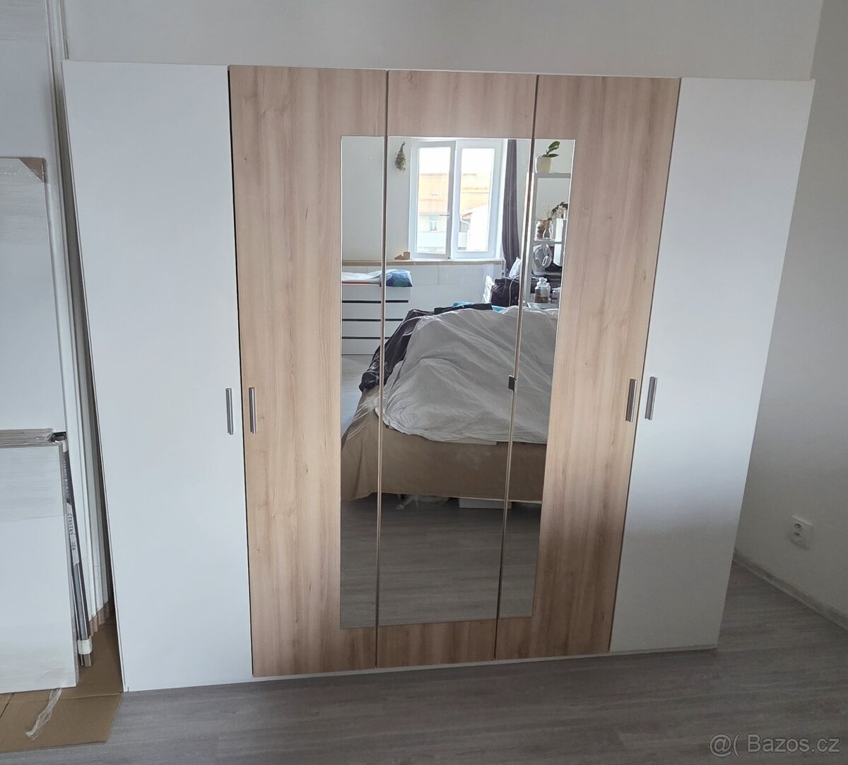 Šatní skříň