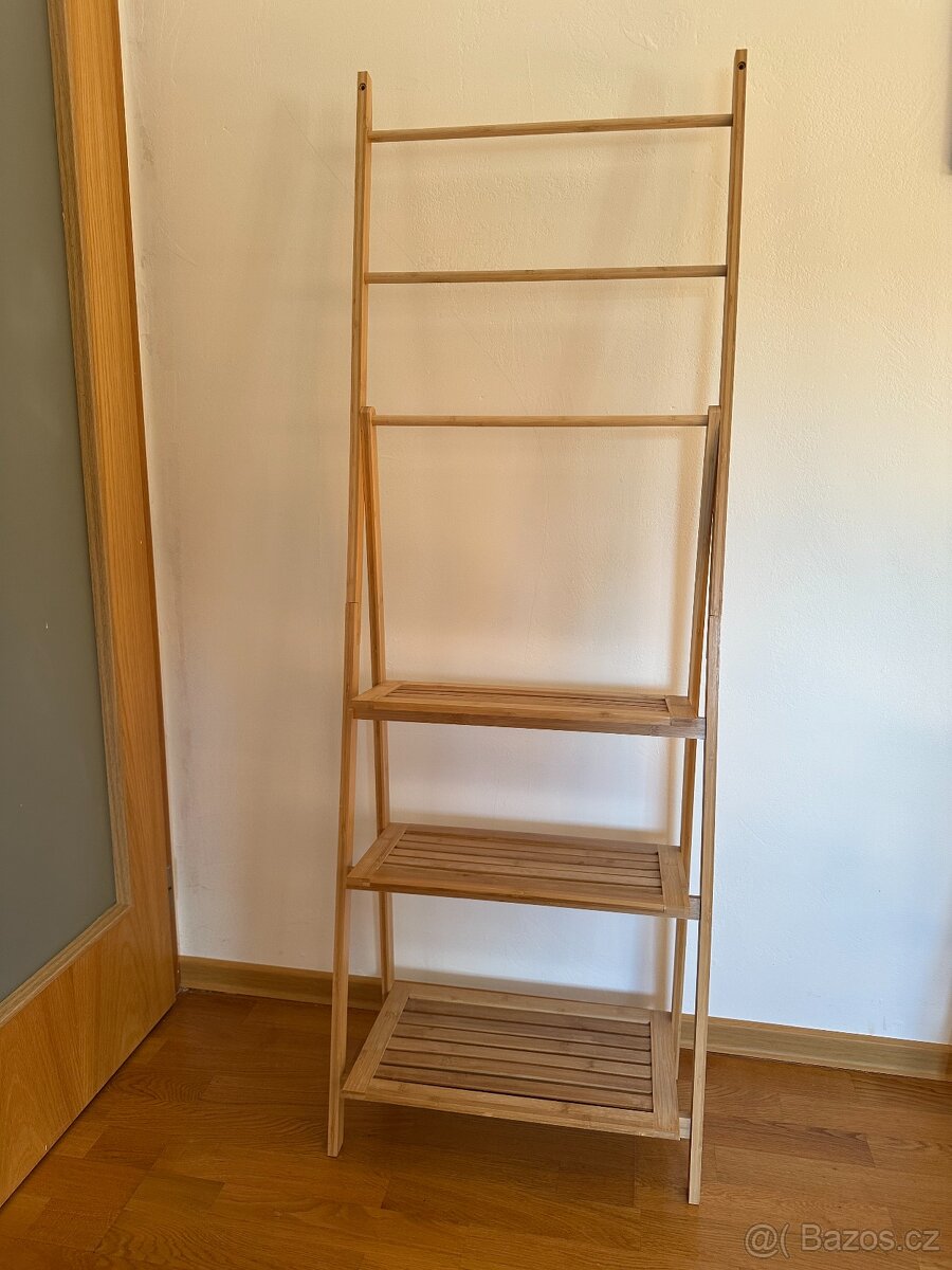 Držák na ručníky z bambusu