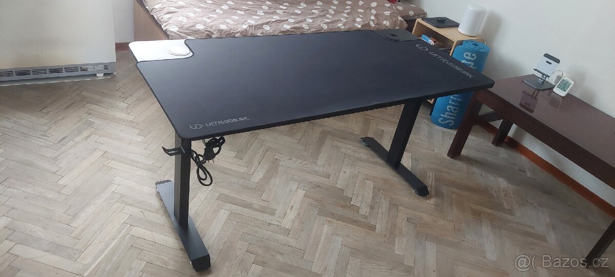 Herní stůl ULTRADESK Momentum Black